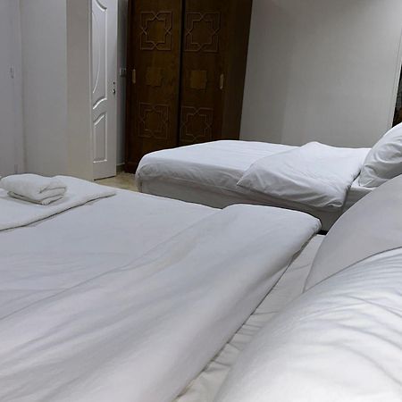 Full Pyramids View Apartment With Balcony For 8 P Kafret el-Gabal Exteriör bild