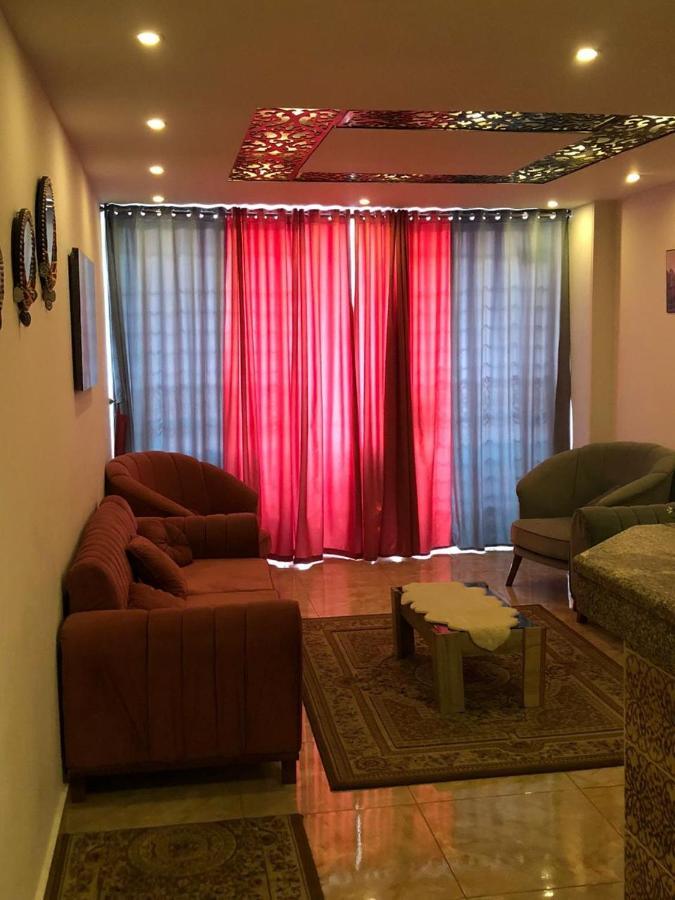 Full Pyramids View Apartment With Balcony For 8 P Kafret el-Gabal Exteriör bild
