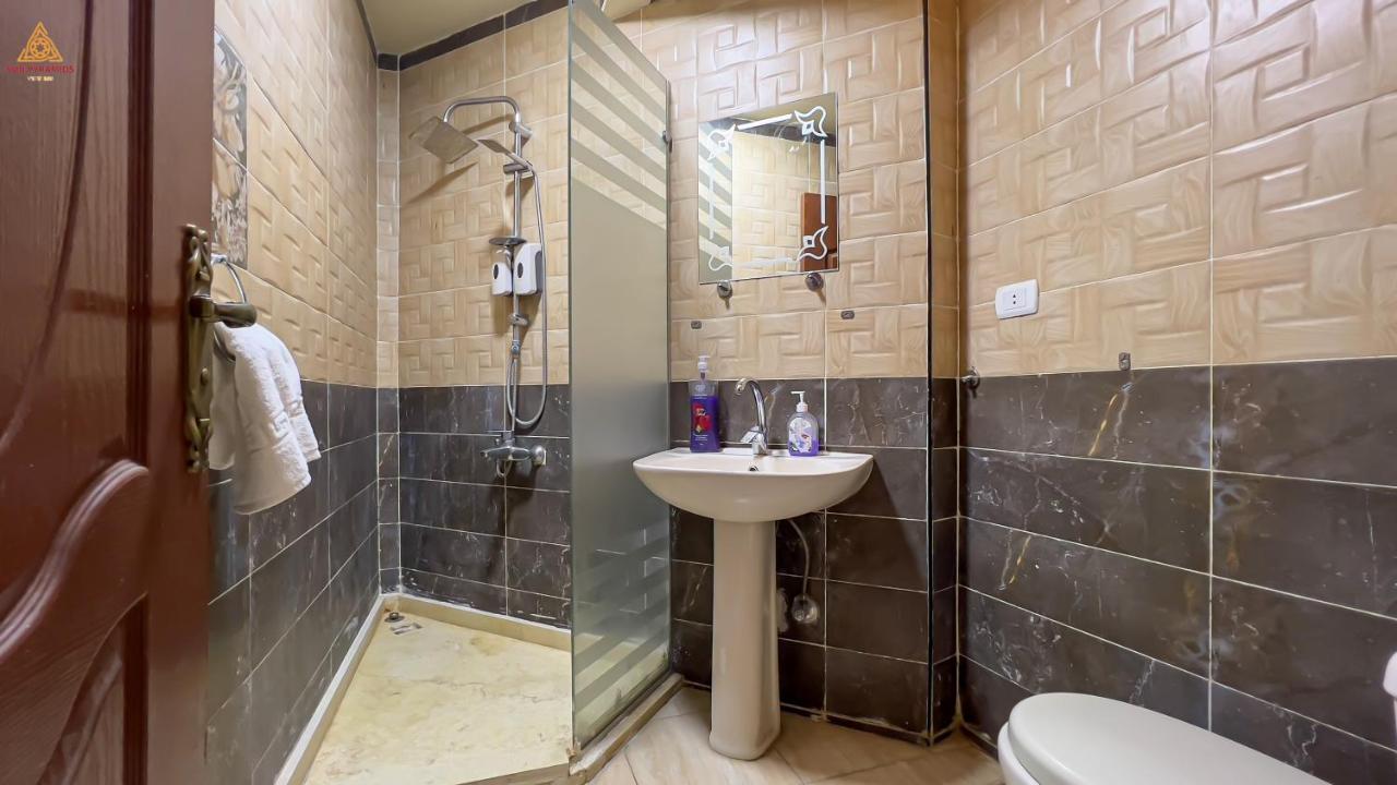 Full Pyramids View Apartment With Balcony For 8 P Kafret el-Gabal Exteriör bild
