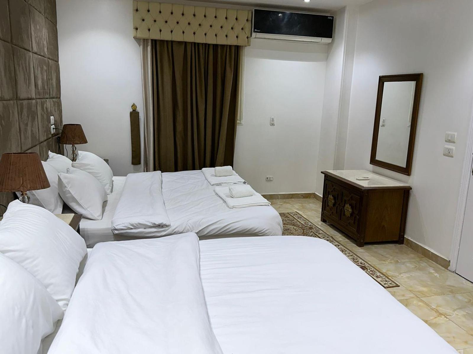 Full Pyramids View Apartment With Balcony For 8 P Kafret el-Gabal Exteriör bild